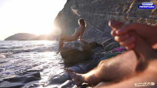 DICK FLASH on a nudist beach： Stranger caught me jerking off and helped me cum.mp4