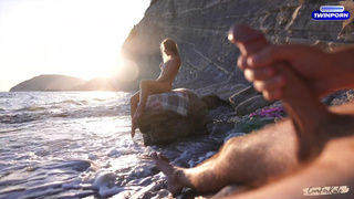 DICK FLASH on a nudist beach： Stranger caught me jerking off and helped me cum.mp4