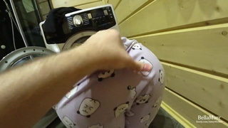 Сосед трахает в стиралке: горячее порно видео