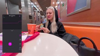 Страстный секс в Макдональдсе — девушка кончает от вибратора и удовольствия