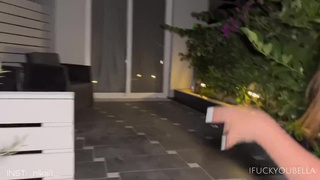 Секс с незнакомкой на улице перешел в страстный трах дома