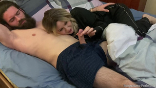 Смотреть секс с целкой: братская страсть и горячие ласки