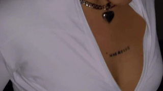 ＂I thought this gift was for me!＂ Taught a young pizza delivery girl a lesson for...