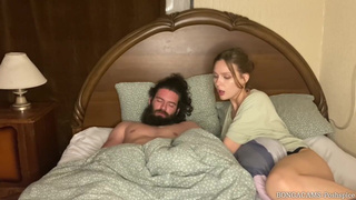 Жесткий секс с мачехой – слюнявый минет и страсть