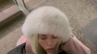 EXTREME BLOWJOB FROM A WHORE IN THE ENTRANCE