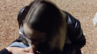 An exhibitionist sucked a dick at night in the park ! ⧹ Stranger blowjob.mp4