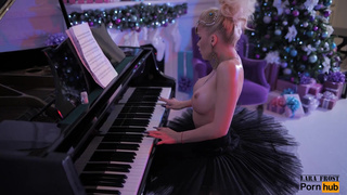 Смотреть онлайн HD порно с голой балериной