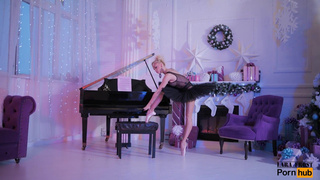 Смотреть онлайн HD порно с голой балериной