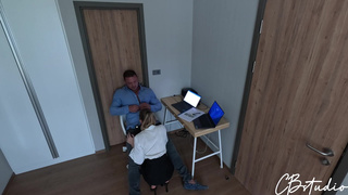 Русская офисная нимфоманка в горячем секс-видео