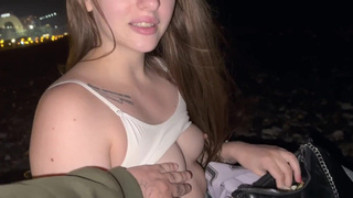 Смотреть онлайн горячее видео: что она готова сделать за деньги?