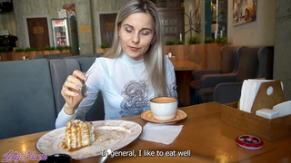 Страстный оргазм в кафе: управляемый секс на публике