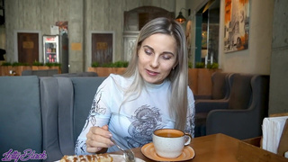 Страстный оргазм в кафе: управляемый секс на публике