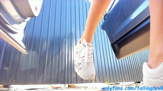 Секс видео с дикой разрядкой на улице