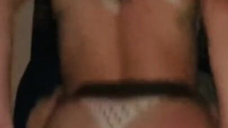 Горячая попка разогревается перед жестким сексом