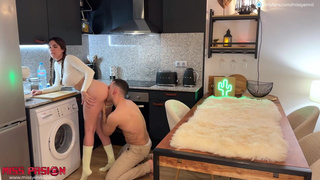 Девушка кончает в экстазе