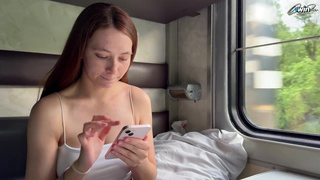 Реальное порно в поезде с русской девушкой