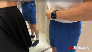 Страстный секс в машине и горячий минет в раздевалке – экстремальное порно видео