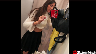 Страстный секс в машине и горячий минет в раздевалке – экстремальное порно видео