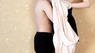 Высокая красотка в горячем порно видео