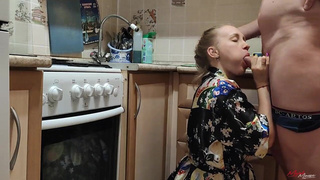 Секс с сестрой без трусиков – домашнее порно видео