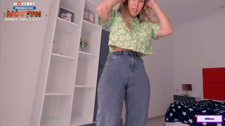 Смотреть онлайн жесткий секс с крепкой попкой