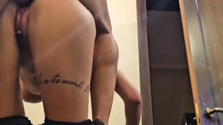 Секс в спортзале: горячая тренировка с фитоняшкой