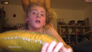 Реальное порно видео с жестким сексом и страстной разрядкой