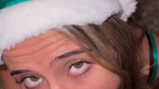 Горячее порно видео с кончающей на лицо в HD качестве