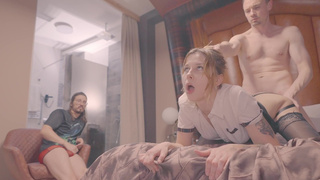 Куколд смотрит на измену рыжей жены, а потом пробует сперму любовника из ее рта