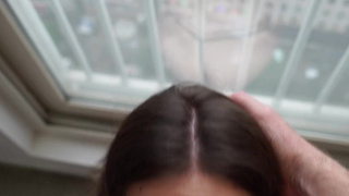 Страстный минет от соседки - смотреть порно онлайн