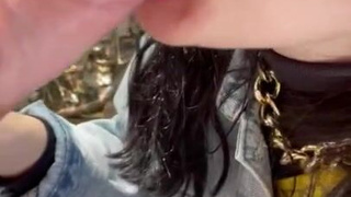 Горячая украинская брюнетка в лесном порно