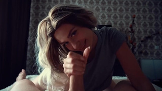 Смотреть страстный минет с сестрой