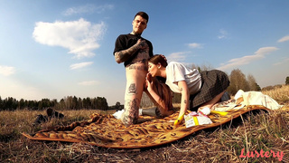 Секс на природе с русской парой Игорьком и Леркой