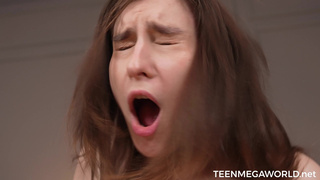 Горячее порно видео с развратной девушкой