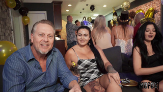 Смотреть онлайн порно видео Vanessa Marie групповуха