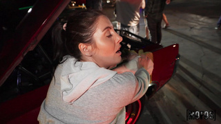 Theodora Day – горячая публичная ебля в HD