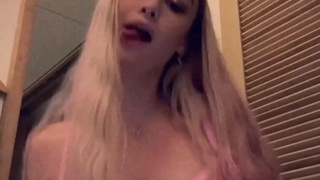 Порно видео онлайн: страстный секс с развратной красоткой