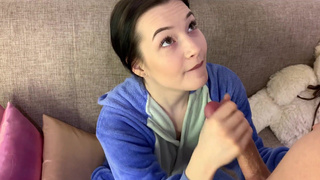 Olivia Moore страстный минет с кончем в рот