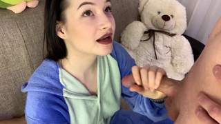 Olivia Moore страстный минет с кончем в рот