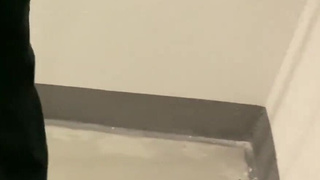 Страстный минет в подъезде после велопрогулки - горячее порно видео с развратной Olivia Moore