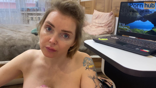 Lydig MILF Giver Et Sejt Blowjob Og Rykker En Pik Af Til En Ung Elsker. Sperm I Ansigtet - 2160p