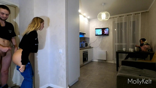 Молли Кельт изменяет с мужем подруги – горячее порно видео с развратной блондинкой
