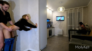 Молли Кельт изменяет с мужем подруги – горячее порно видео с развратной блондинкой