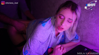 Игру в КС няшке пришлось прервать ради минета злому отчиму