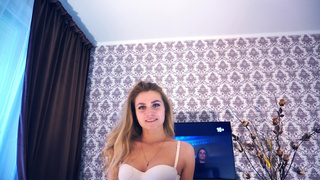 Горячее порно с одинокой девушкой