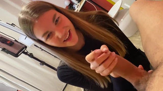 Порно ролик с разогревом перед съемками