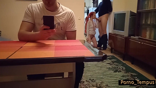 Муж в телефоне, а член любовника во рту жены – страстный секс видео смотреть онлайн