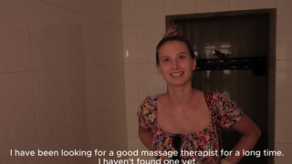 Длинноволосая соседка получает страстный массаж и мощный оргазм – порно видео