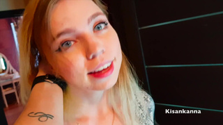 Девчонка давится огромным членом в страстном минете