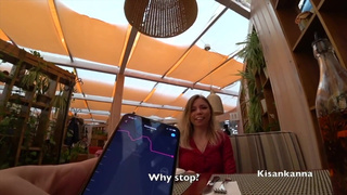 Невероятный оргазм в публичном месте